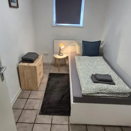 Five - 5 X Einzelzimmer - Tv - Wifi - Free Parking Apartman *